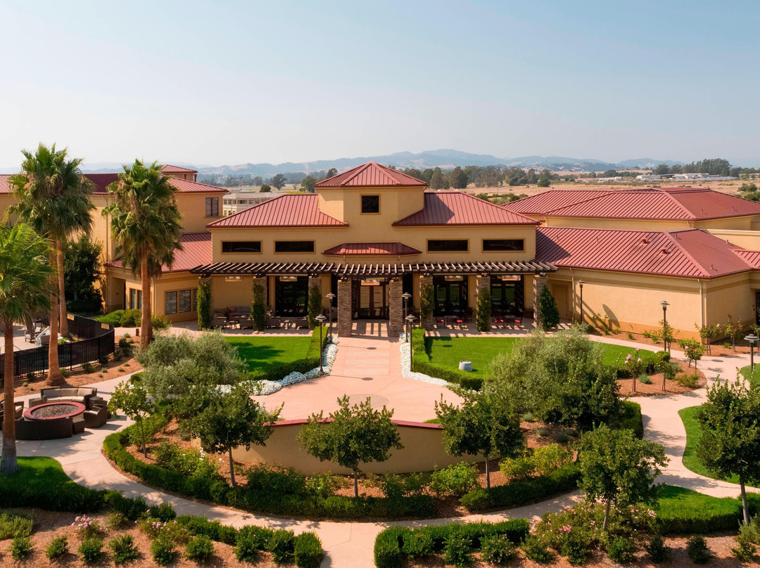 纳帕谷春季山丘套房酒店主图