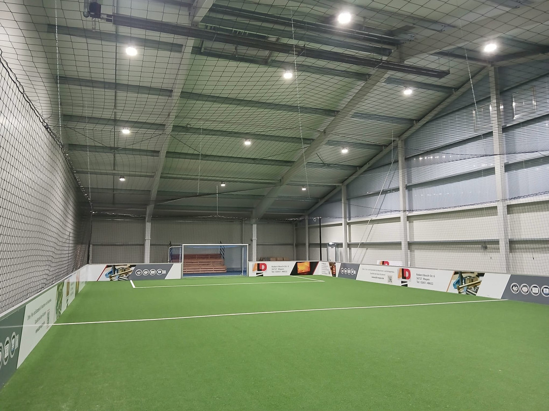 Tennishalle & Soccer Cage