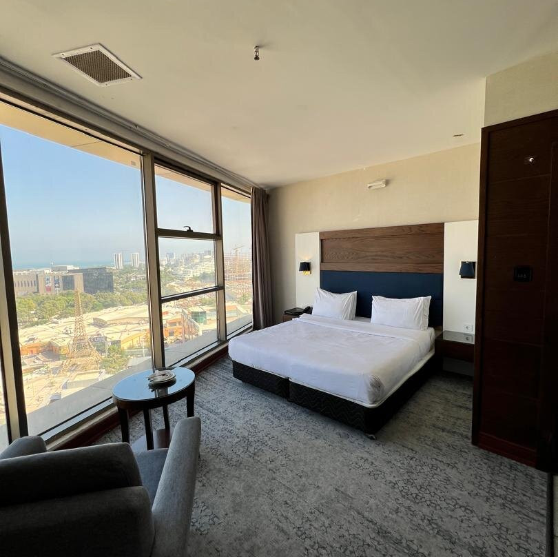 Aramis Plus Hotel主图