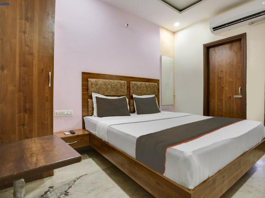 Collection O Bell Hotel