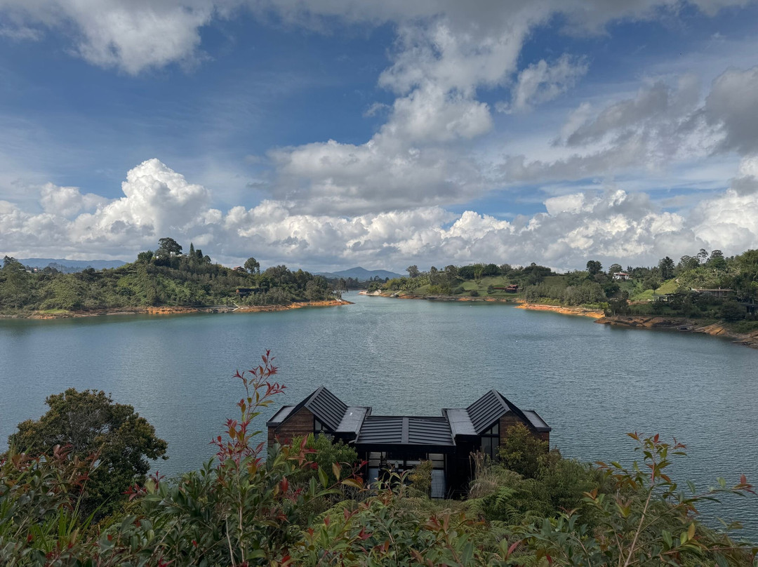 The Boato Hotel主图