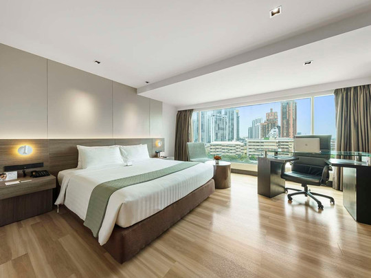 金色郁金香麦迪逊套房酒店主图