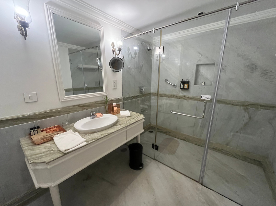 奇路港威酒店主图