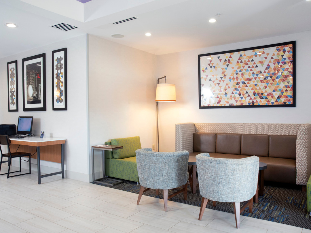 Holiday Inn Express Hotel & Suites Chester, an IHG Hotel主图