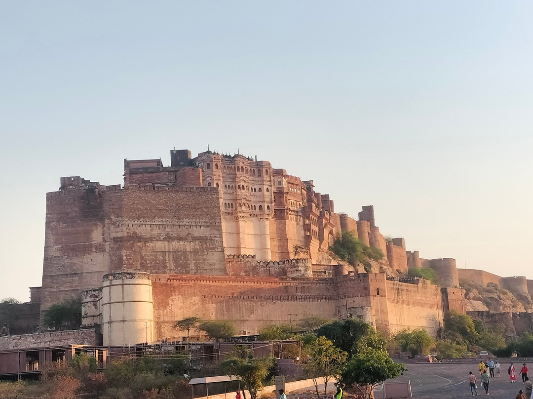 Rajwada Taxi Udaipur-乌代布尔必去景点