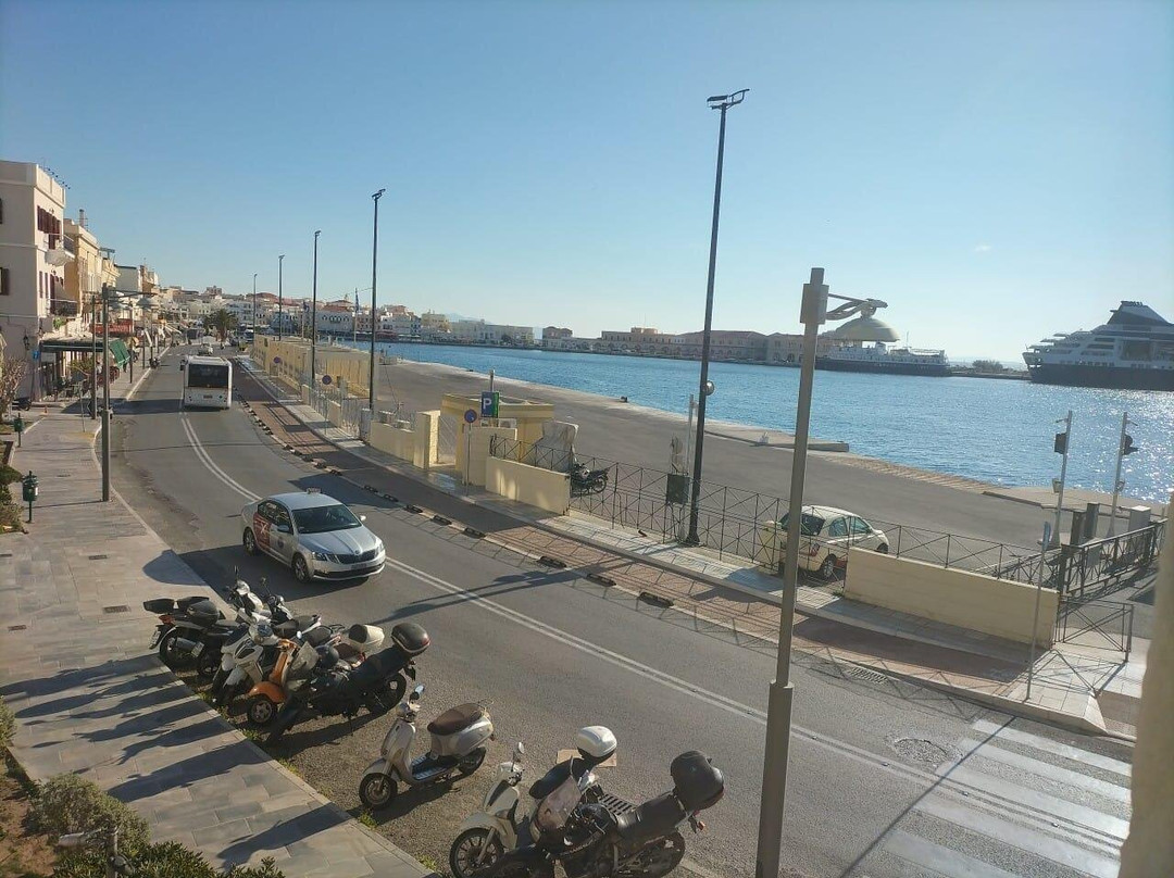 Diogenis Hotel主图