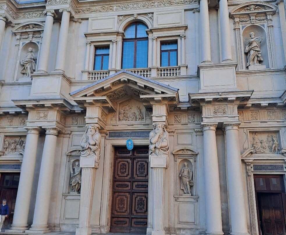 Santuary of Our Lady of Miracles景点图片