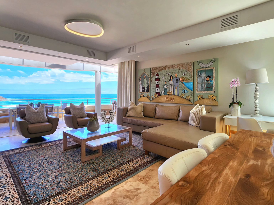 Waves of Grace Seafront Villa主图