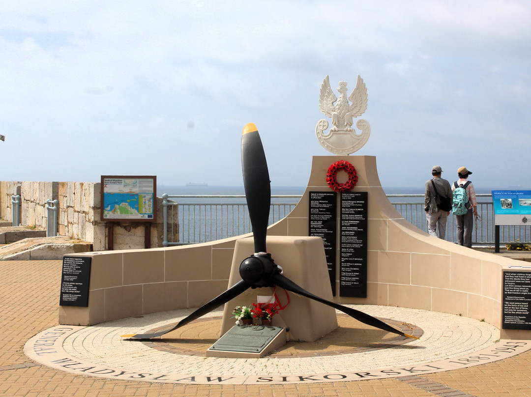 Sikorski Memorial-Gibraltar Town必去景点