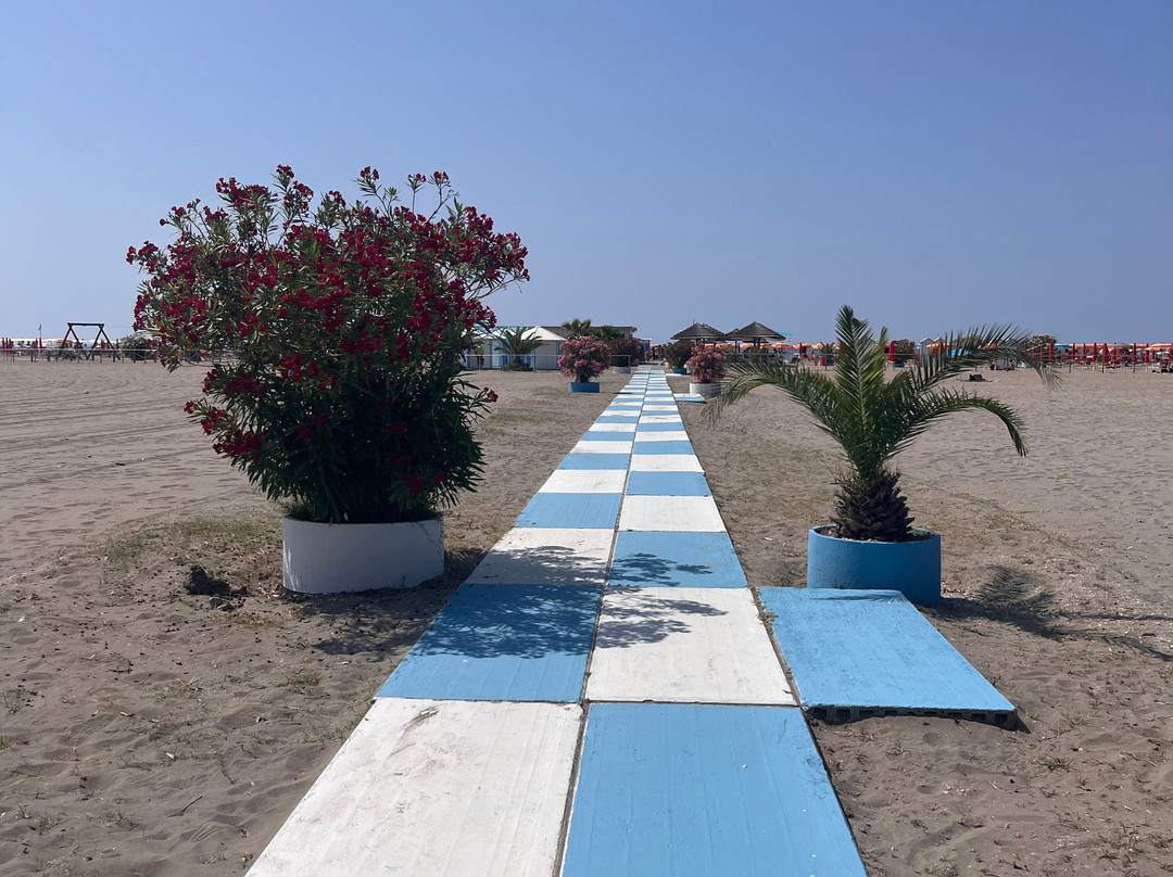Beach Costa Azzurra-格拉多必去景点
