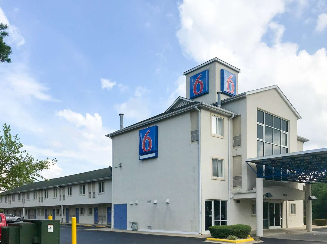 Motel 6 Statesville