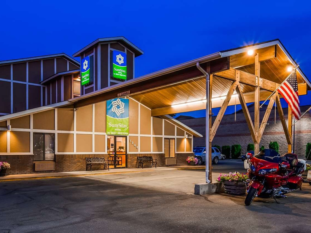 双子瀑布速 8 酒店主图