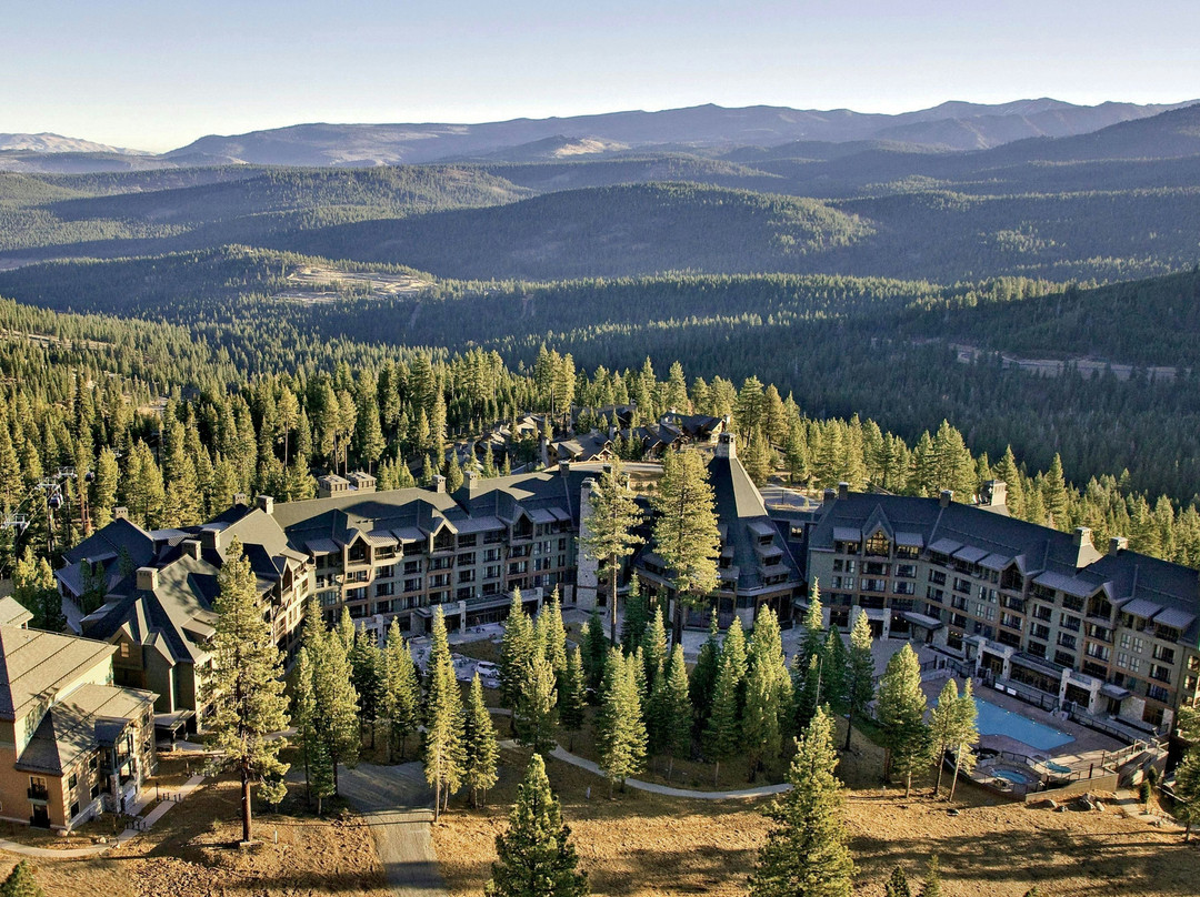 太浩湖丽思卡尔顿高地酒店主图