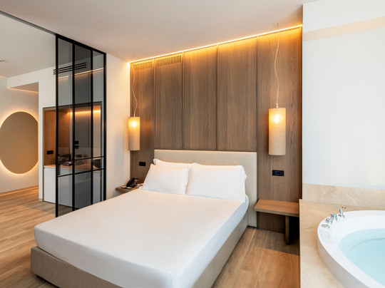 Hotel International主图