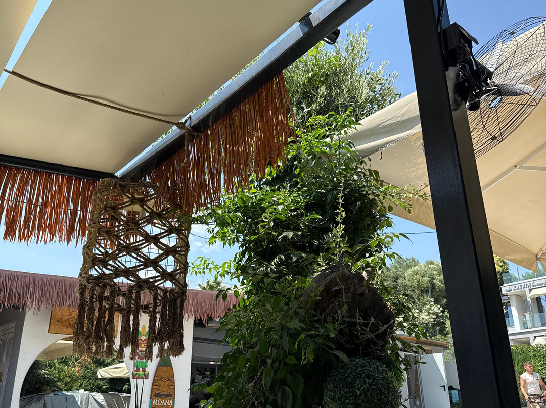 Moana Beach Bar