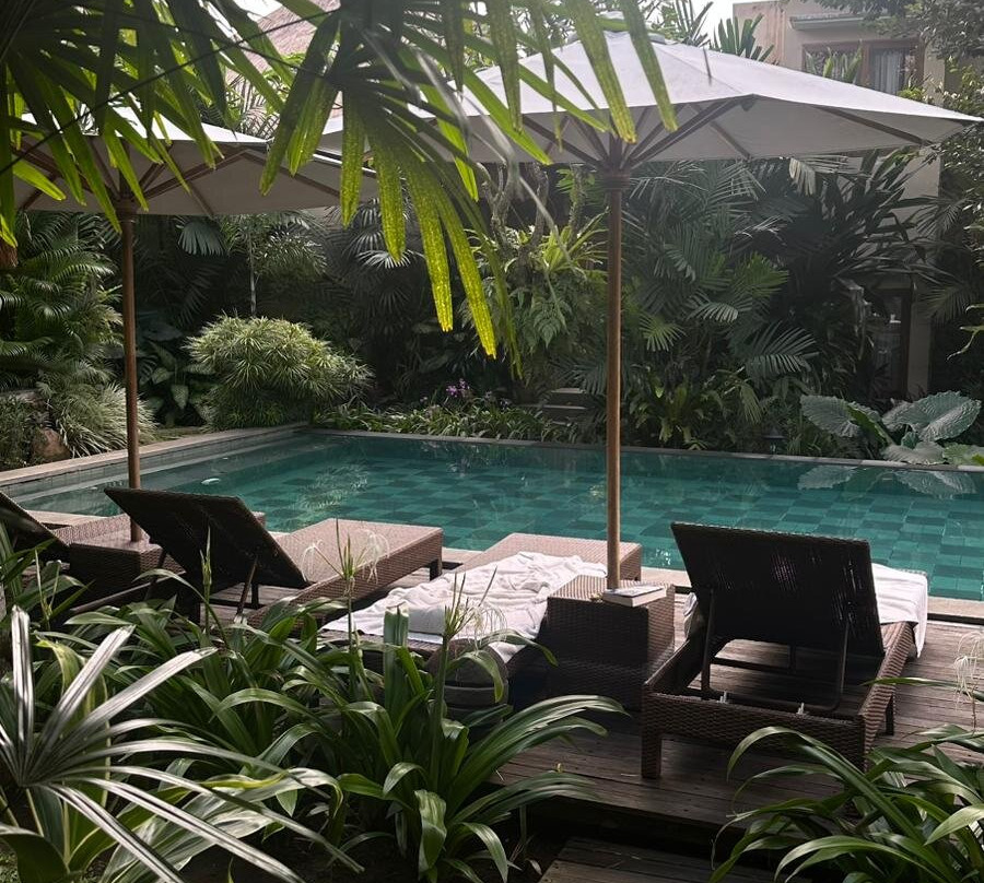 巴厘岛阿勒娜度假酒店主图