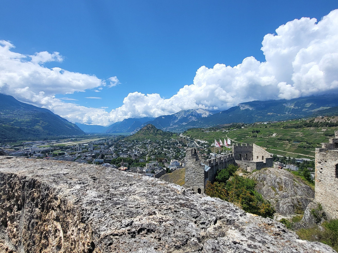 Château de Tourbillon-锡永必去景点