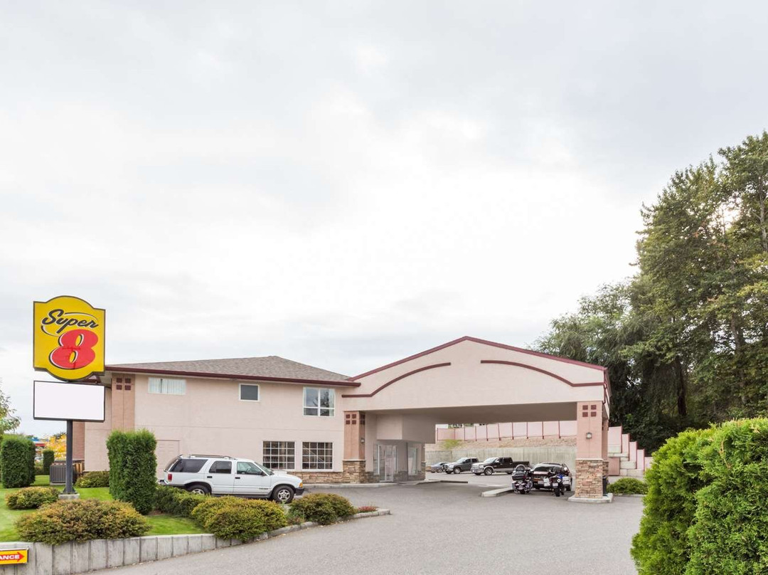 Lake Country酒店住宿-Super 8 By Wyndham Lake Country/winfield Area