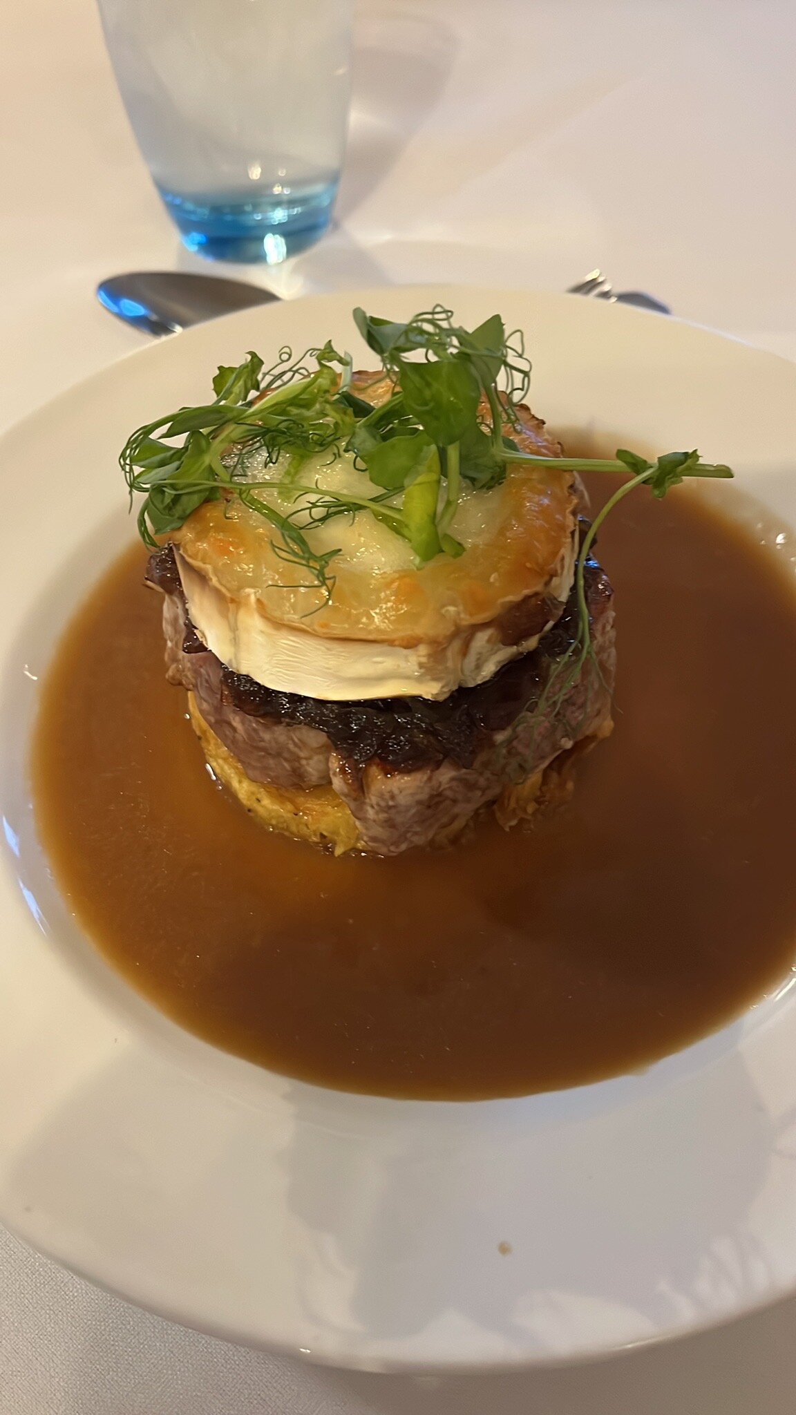 Riverdale Hall-官方