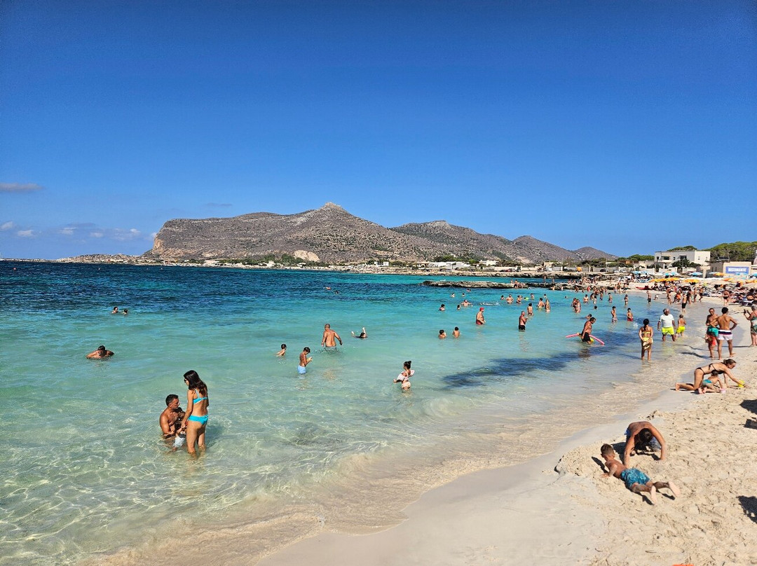 Lido Burrone-法维格纳纳必去景点