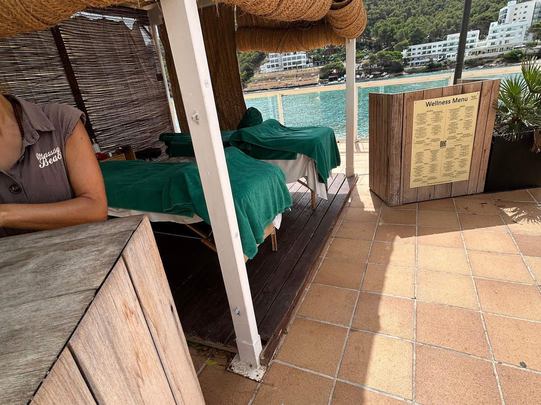 Massage Beach Ibiza-博萨海滩必去景点