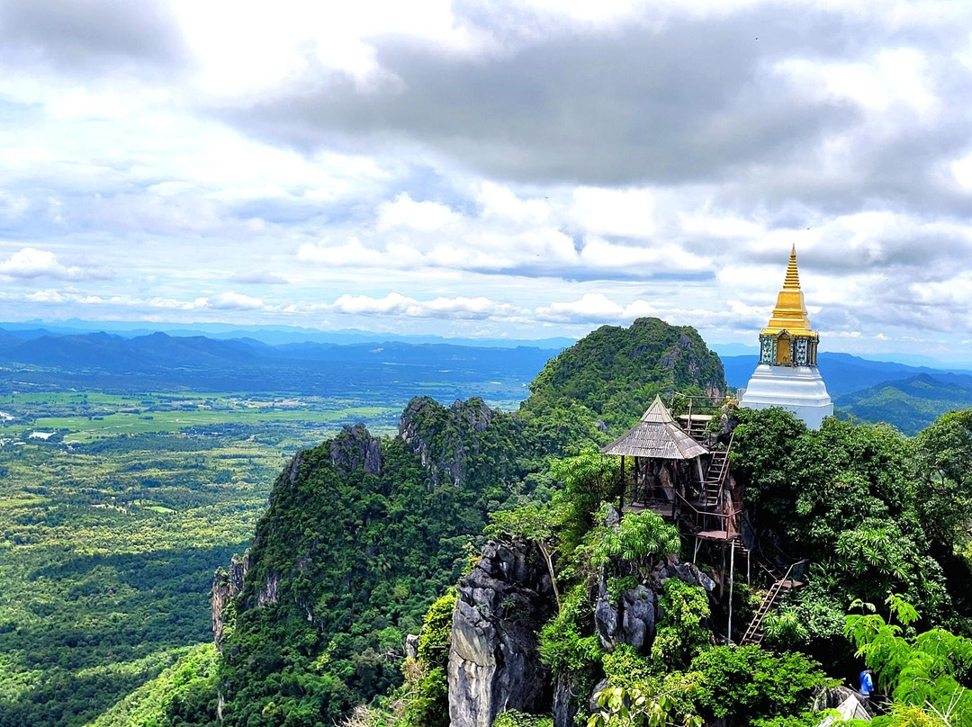 Wat Chaloem Phrakiat Phrachomklao Rachanuson-Wichet Nakhon必去景点