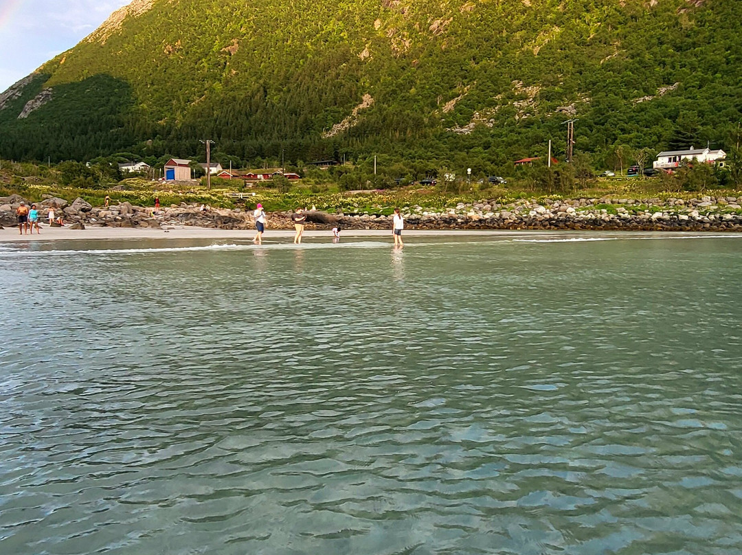 Rørvikstranda Beach-Kabelvag必去景点