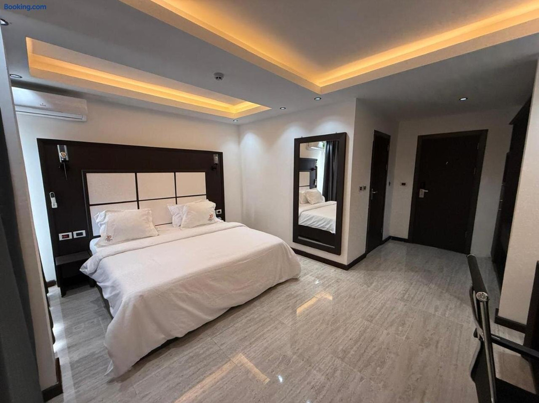 Debolonia Palace Hotel