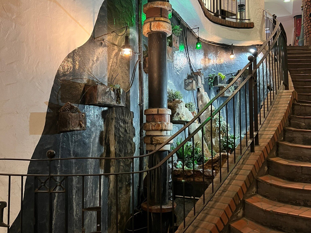 Hundertwasser-Bahnhof-于尔岑必去景点