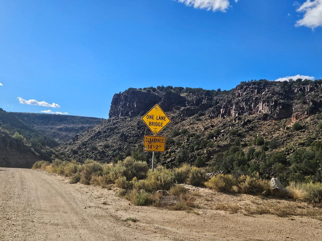 John Dunn Bridge-Arroyo Hondo必去景点