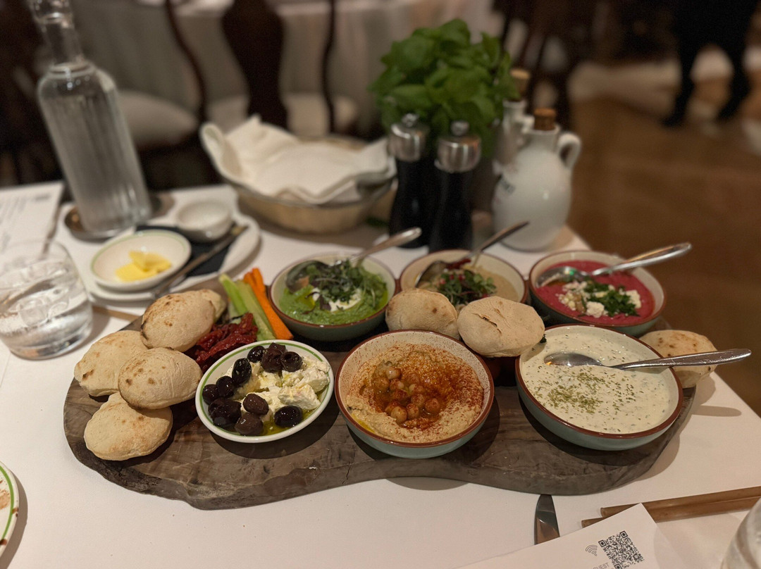 Novikov Beverly Hills主图