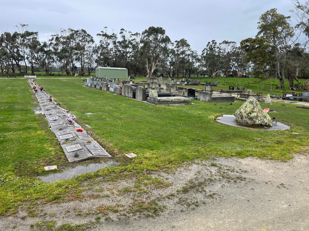 Toora Cemetery-Toora必去景点