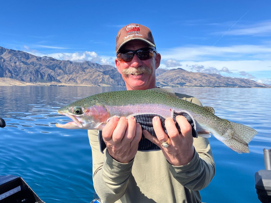 Catch a Fish - Premium Eco-friendly Fishing Charters Lake Wakatipu Queenstown-皇后镇必去景点
