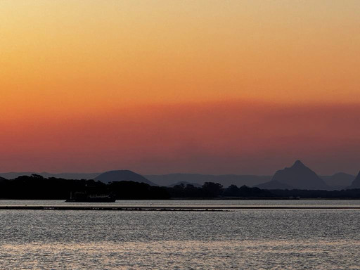 Fish Moreton-Sandstone Point必去景点