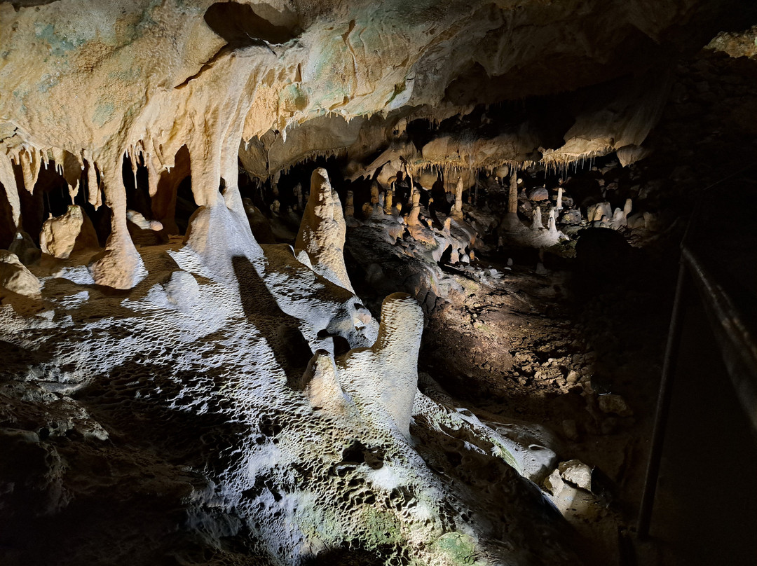 Grottes de Thouzon-Le Thor必去景点