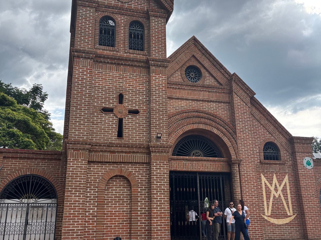Iglesia San Miguel Arcangel-佩雷拉必去景点