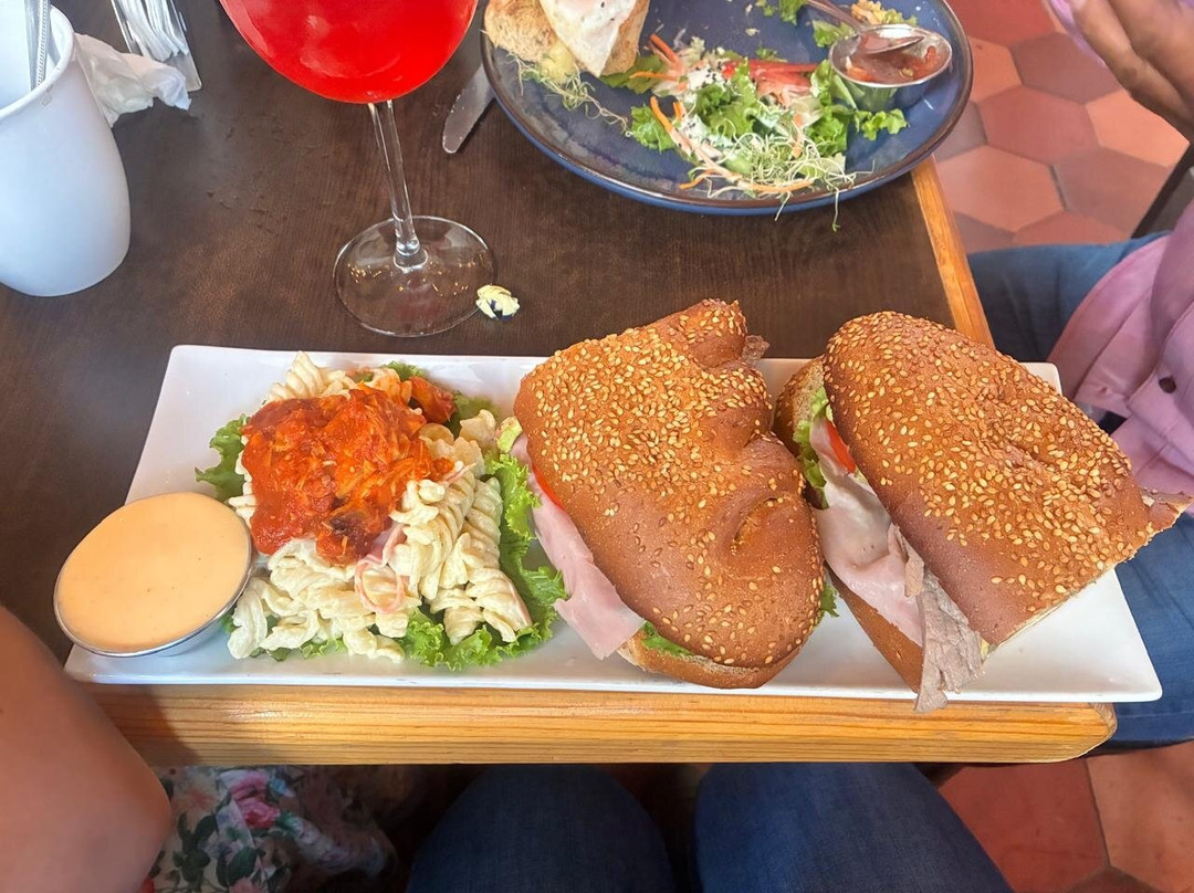 Gaviota's Restaurante