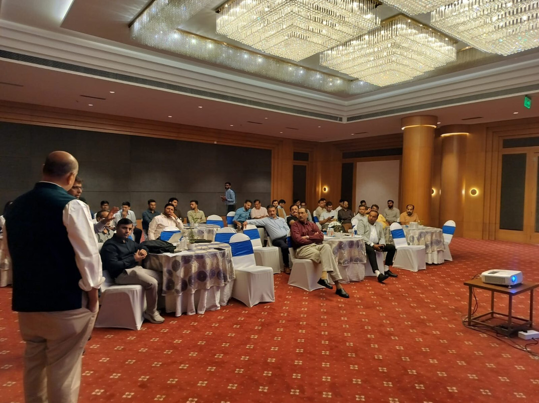 Essentia Luxury Hotel Indore主图