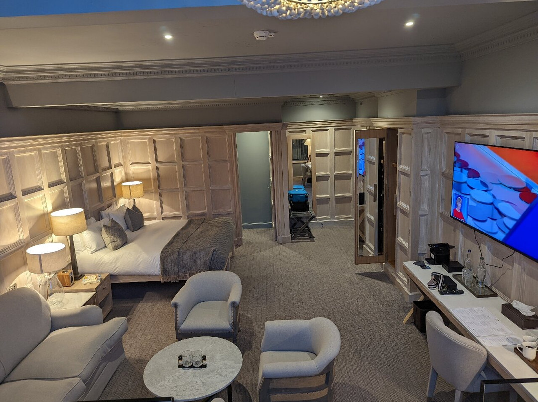 苏格兰人酒店主图