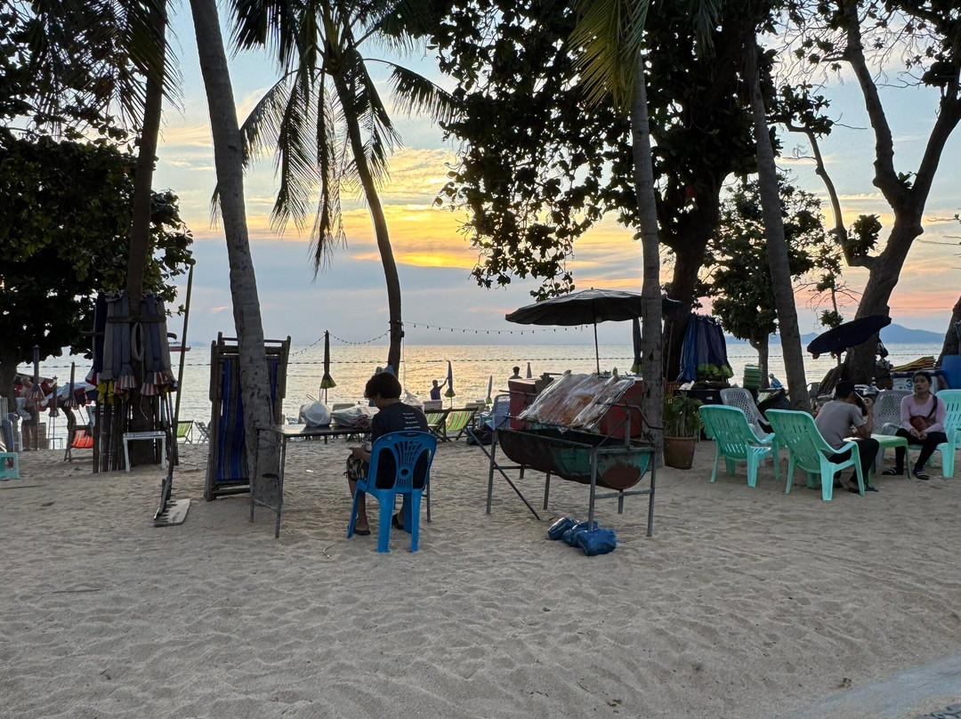 Dongtan Beach-孟腊茫必去景点