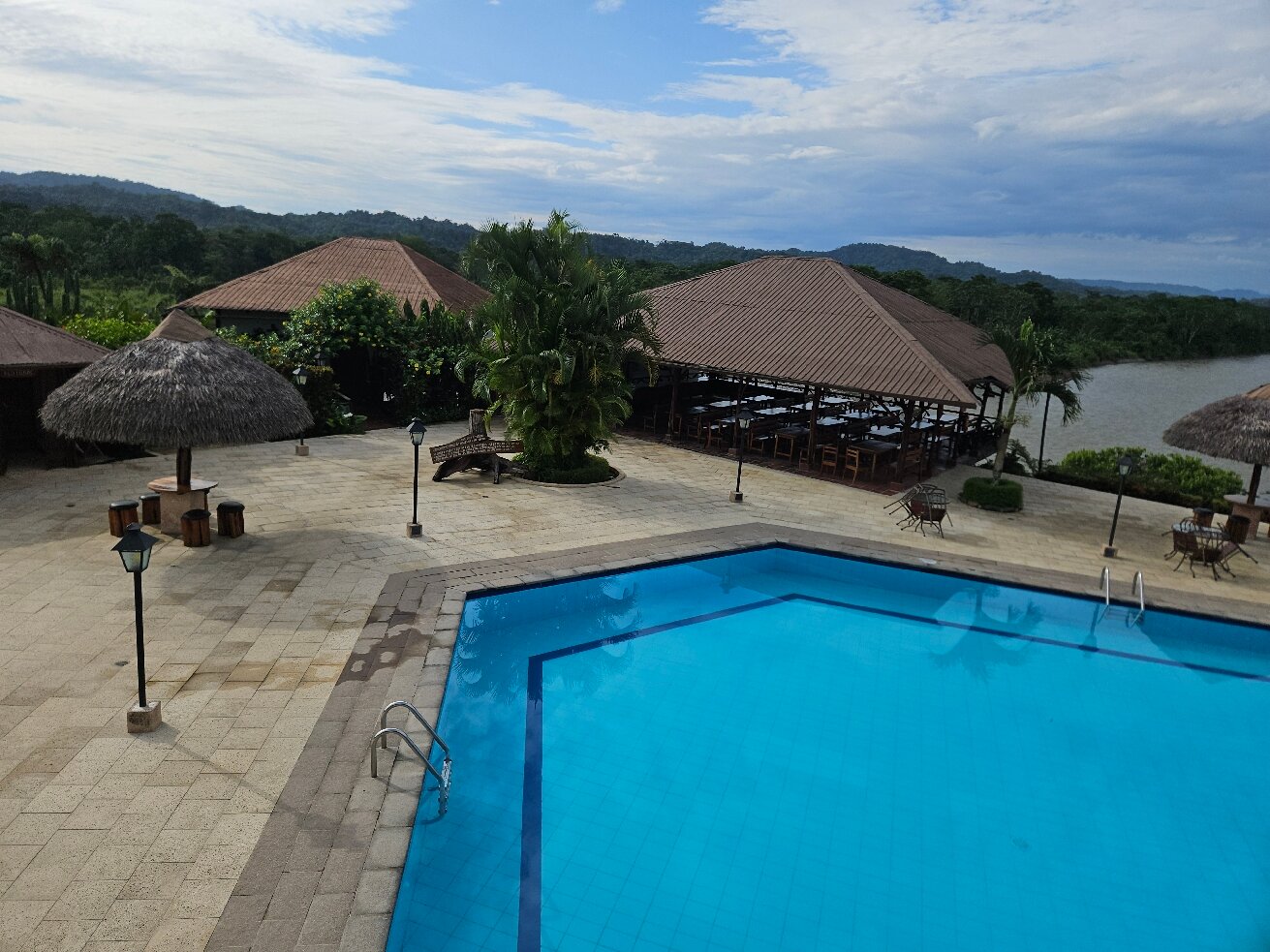 La Casa Del Suizo-官方