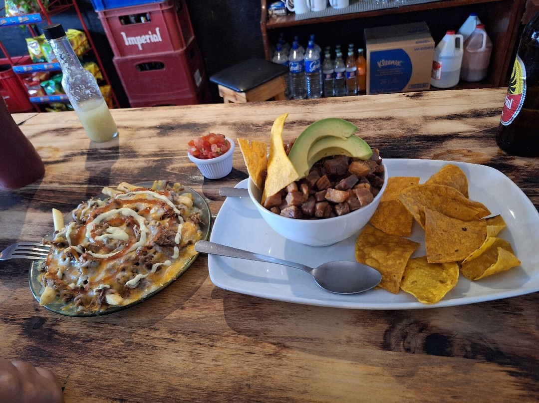 Restaurante & Bar Toro Amarillo