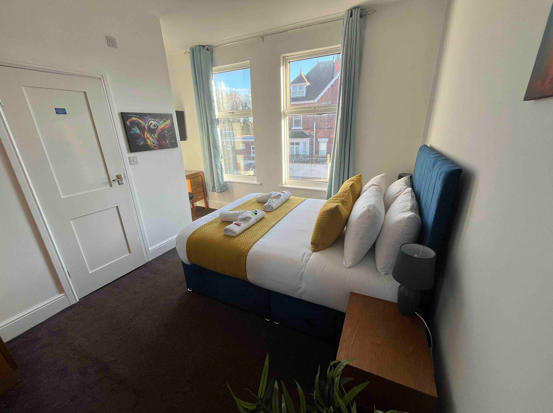 The Linden Leaf Hotel主图