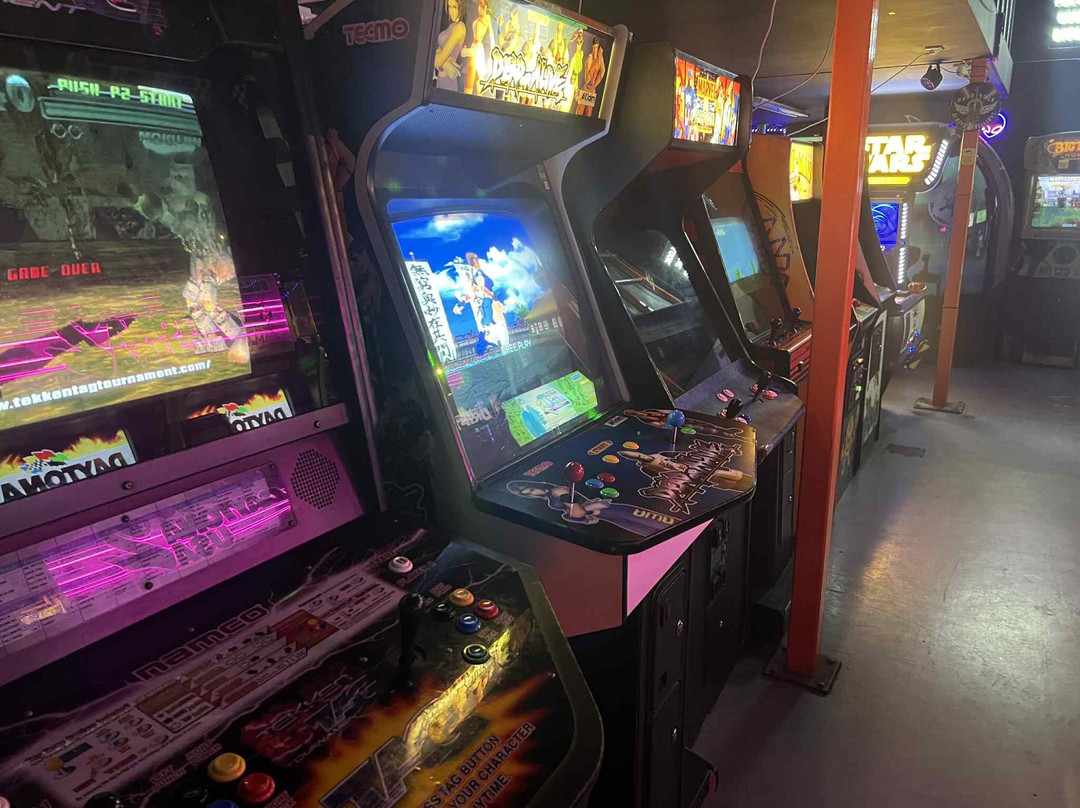 Insanity Gaming Arcade-普尔必去景点