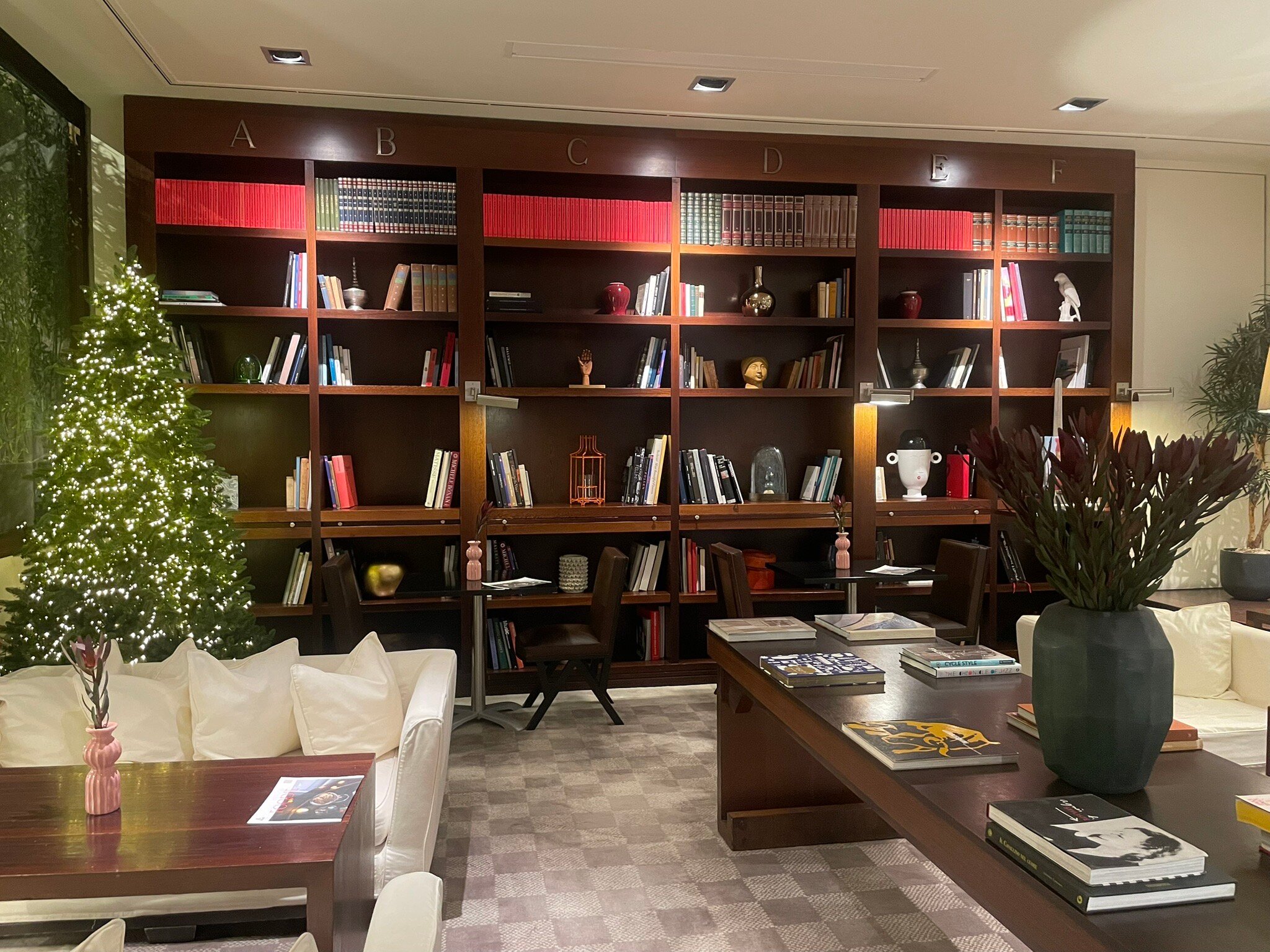 艺术画廊酒店-官方