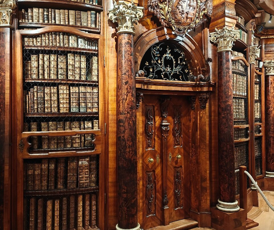 圣加仑修道院图书馆（Stiftsbibliothek）-圣加仑必去景点