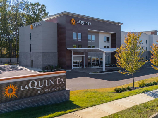 La Quinta Inn & Suites by Wyndham Olive Branch