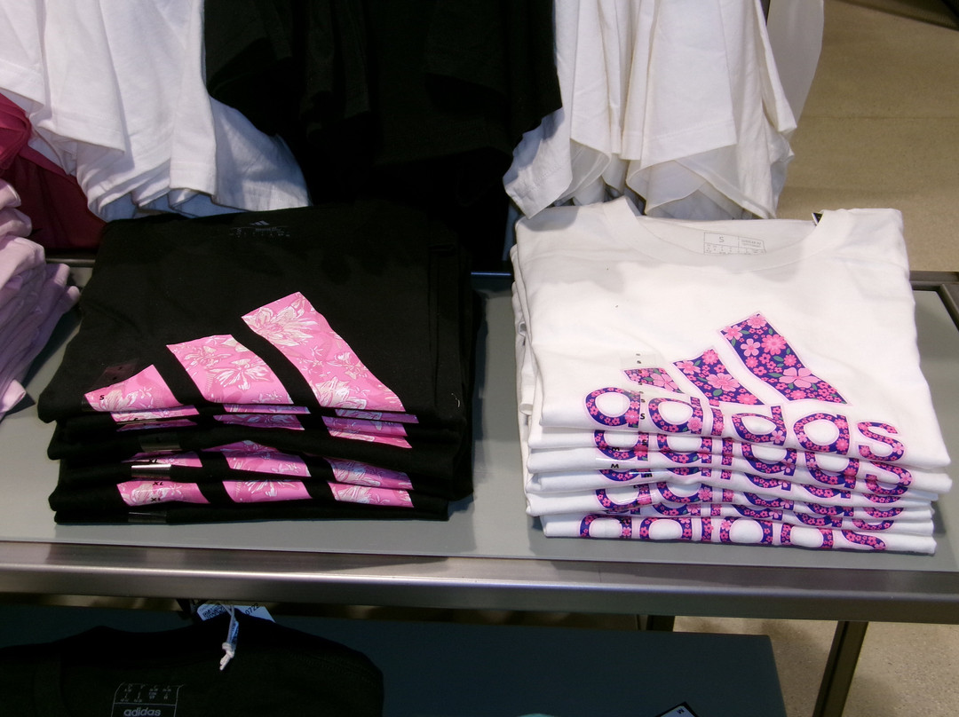 Adidas Outlet Store-Kittery必去景点