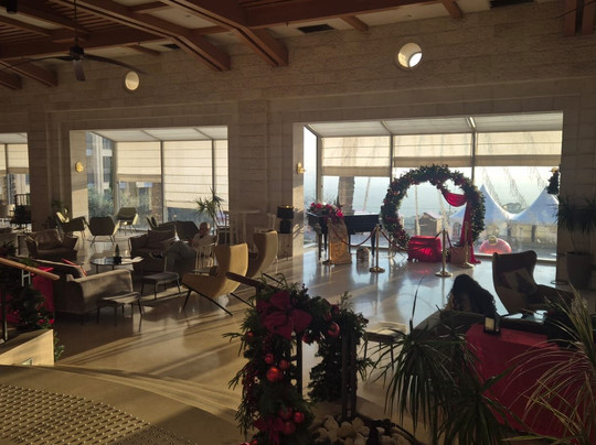 金皇冠酒店主图