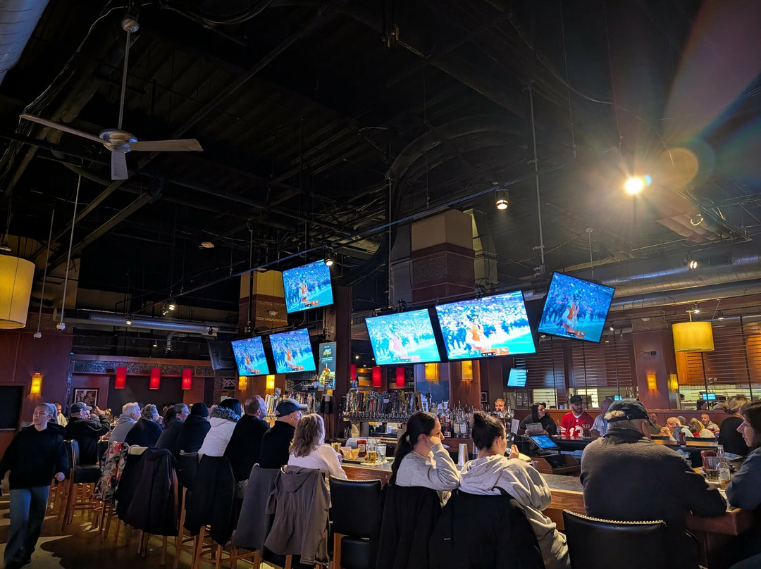 Bar Louie-福克斯伯勒必去景点